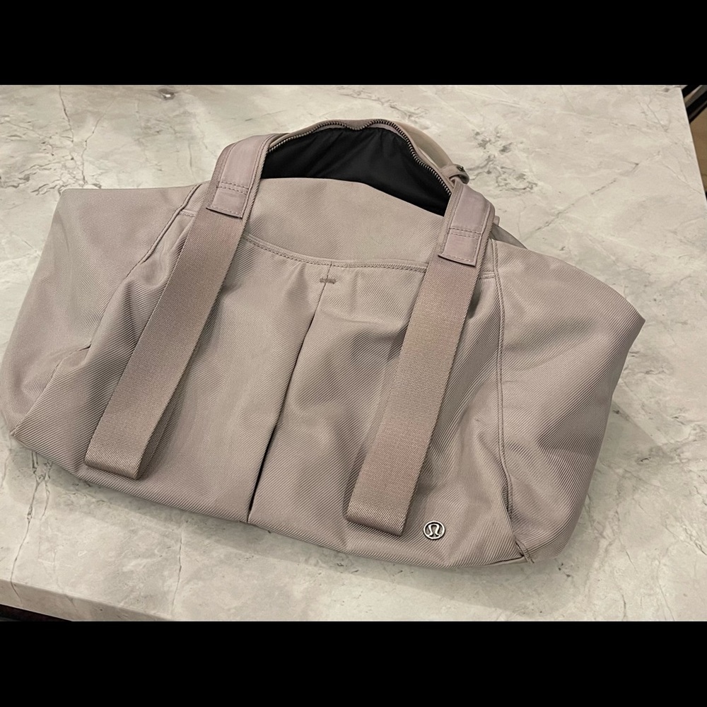 Lululemon Free To Be Bag